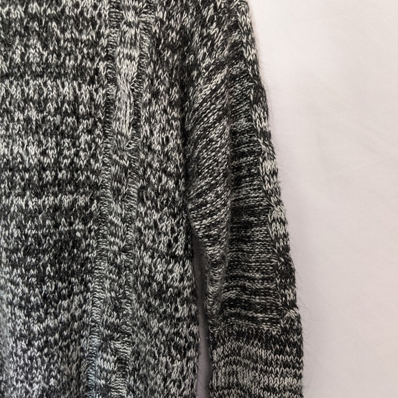 JJ Basics Crew neck Sweater - Picture 5 of 7